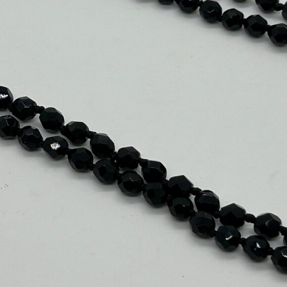 Vintage Glass Beaded Necklace Black Handknotted With Gold-Tone Oval Clasp 1950 - - Picture 11 of 13